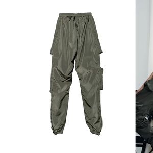 V cut cargo joggers